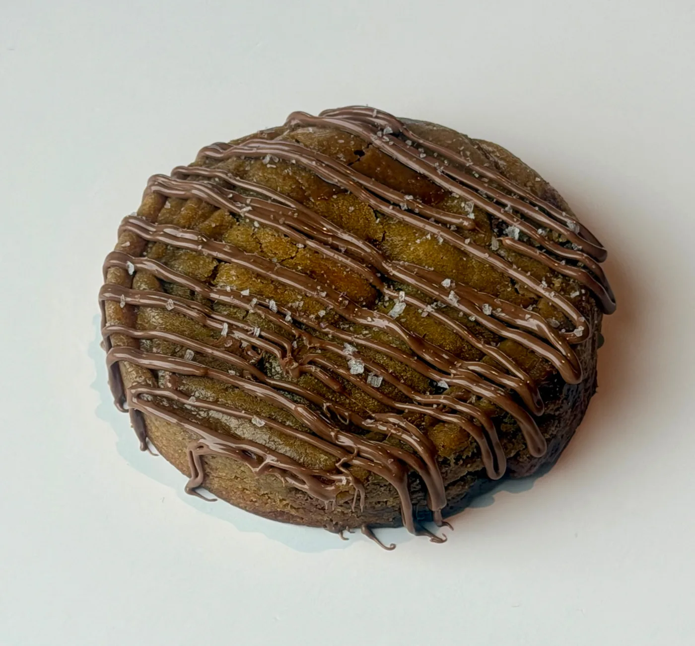 Chocolate Sea Salt cookie med sjokoladedrizzle og flaksalt