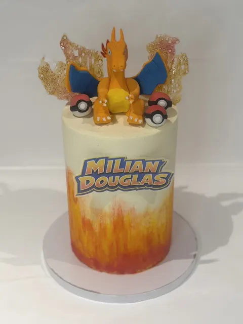 Dragekake med flammer